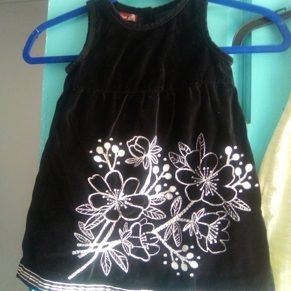 OLD Navy black toddler dress and baby crew yellow gingham dress. Both size 2T - Picture 3 of 15